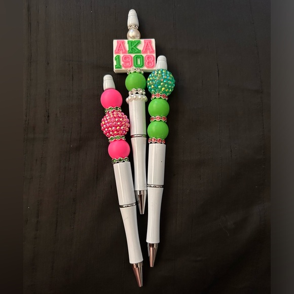 Stylish Pink and White Beaded Pen 🖋️ - Picture 7 of 7